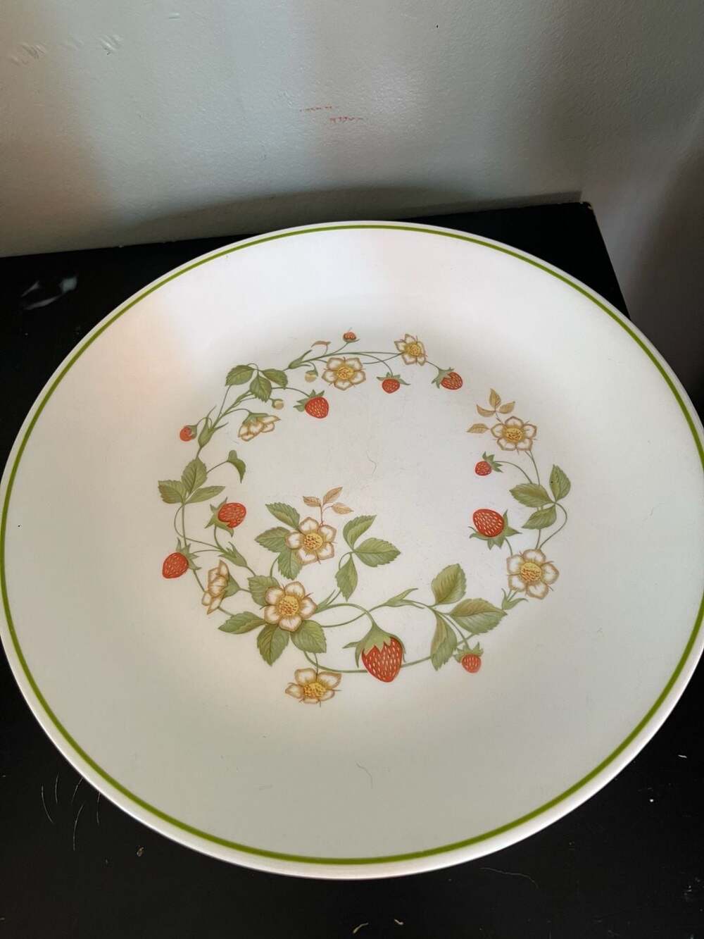 Corelle STRAWBERRY SUNDAE Dinnerware Set ~ 5 Piece Set